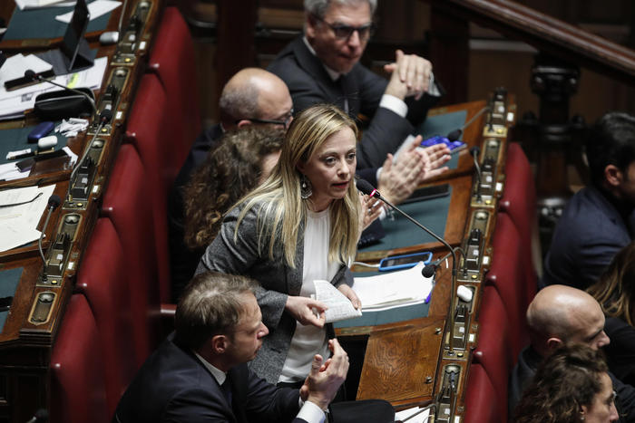 Meloni, difesa confini con tutti i mezzi