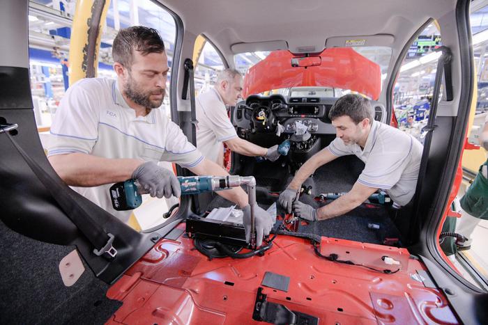 Pil:Istat,nel primo trimestre -1,4% anno,-0,4% su trimestre