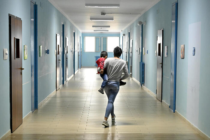 Stop bimbi- mamme in carcere, dalla Camera arriva il primo ok