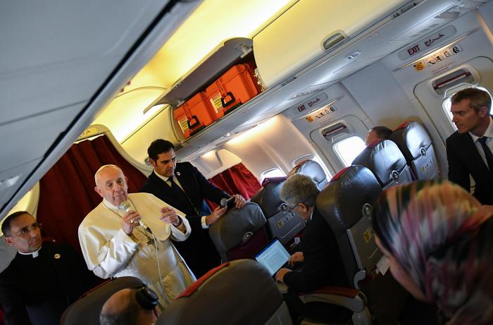 Il Papa: dalle paure nascono le dittature