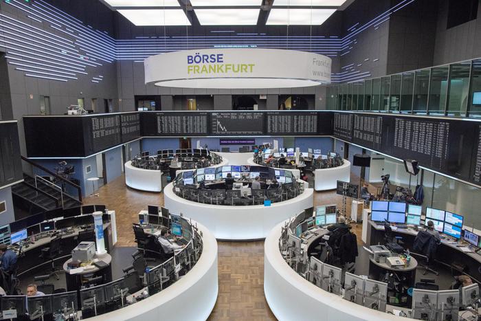 Borsa: Europa chiude giù, Parigi -0,79%