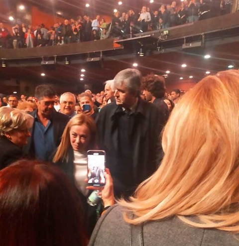 Giorgia Meloni al Brancaccio allo spettacolo di Zalone