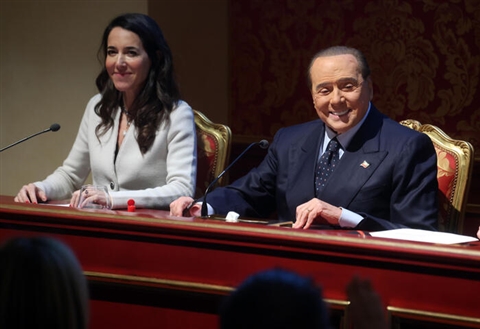Ronzulli,nuovo capogruppo? Stupiscono la tempistica e i modi